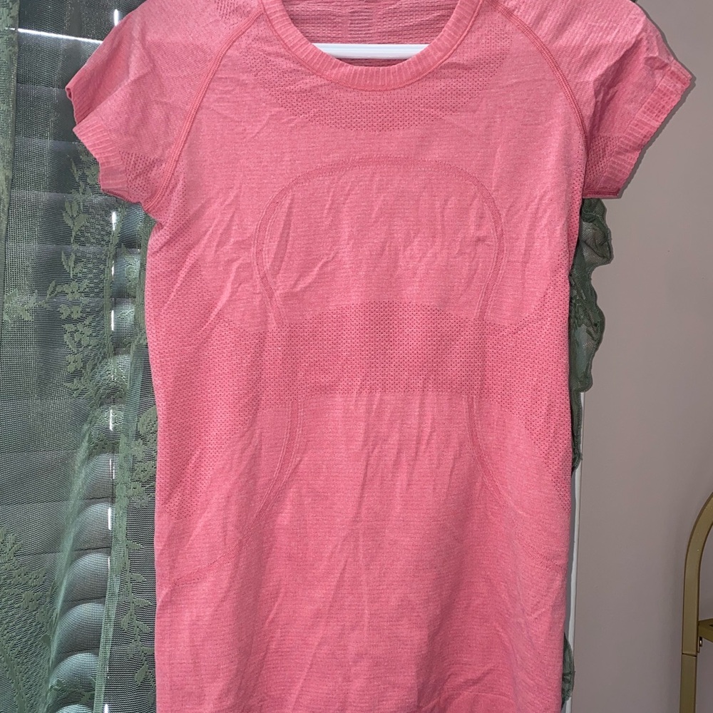 Women's Pink Lululemon swiftly t-shirt hip length
